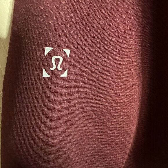 Lululemon License To Move Short Sleeve Men's XL Garnet Activewear Stretch - Picture 3 of 4